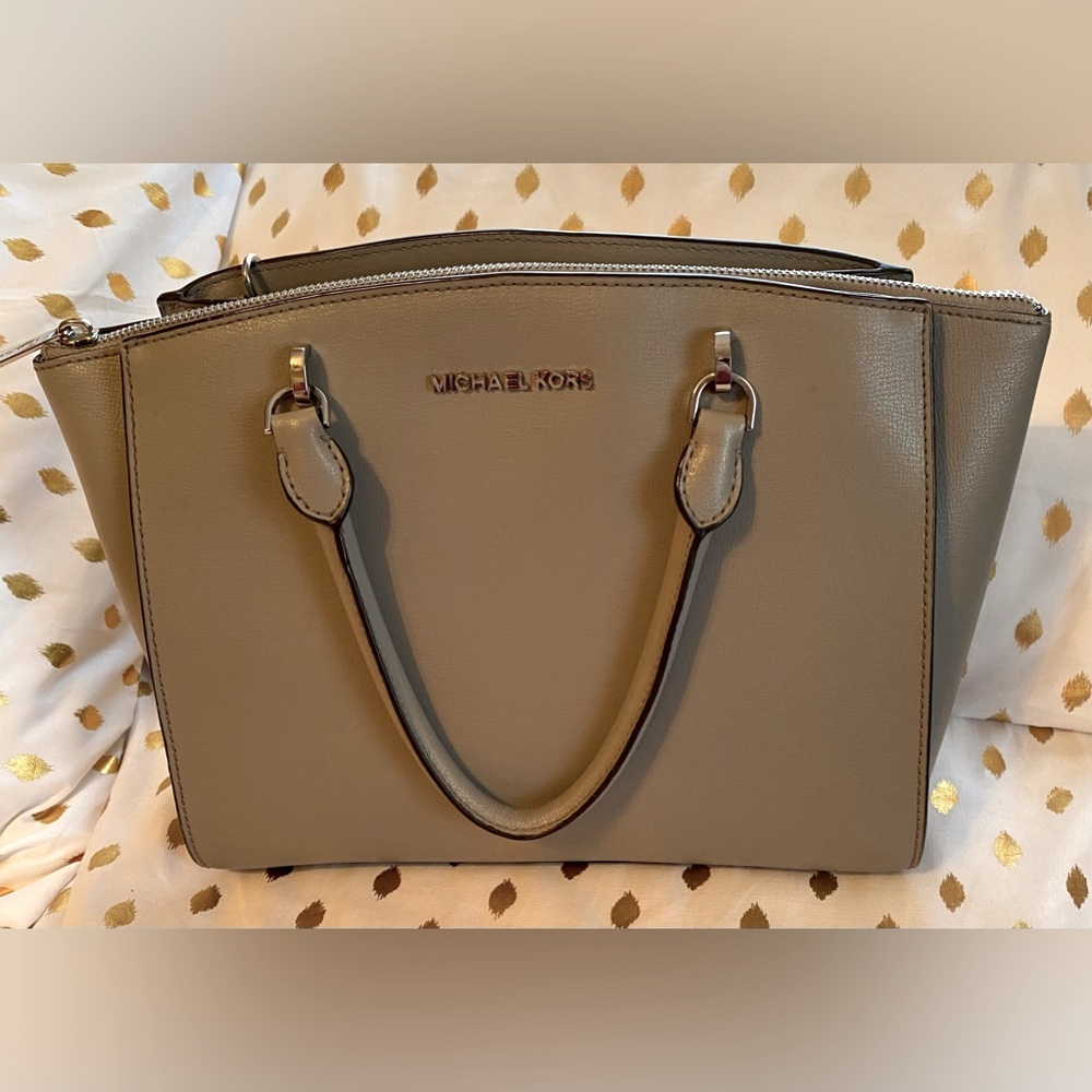 Michael Kors Selma Medium Satchel